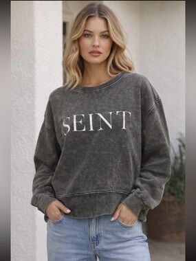 SEINT Acid Wash Graphic Sweatshirt
Oversized Crewneck Casual Chic 2X